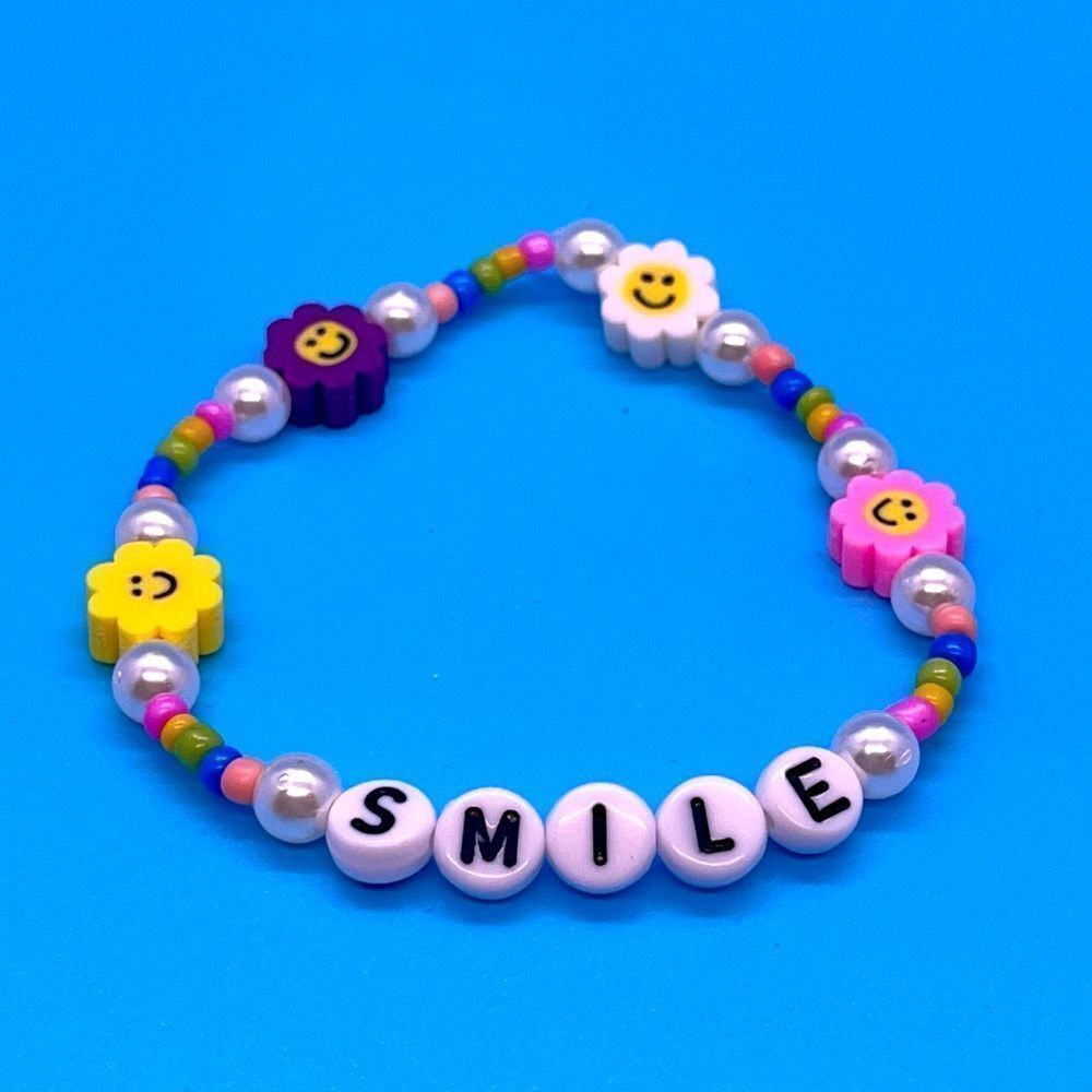 NWT Y2K Bracelets “Smile” Stretchy Beaded Bracelet